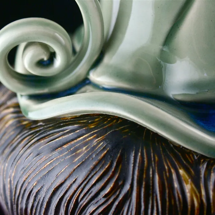 Pod Vase, detail
