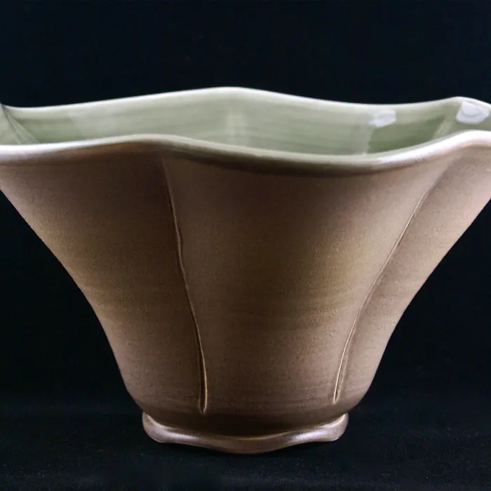 fluted organic bowl, mocha,sage