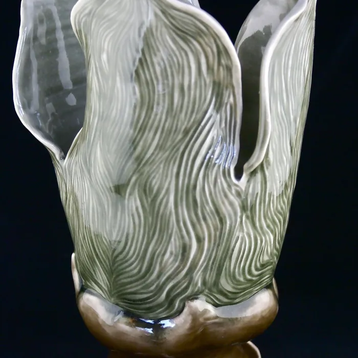 Tall Lily Pod