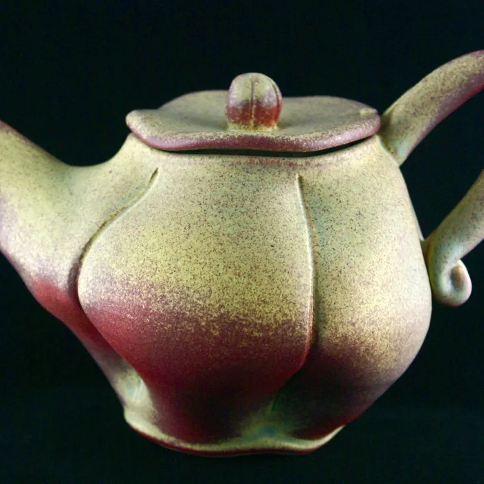 Arbutus teapot