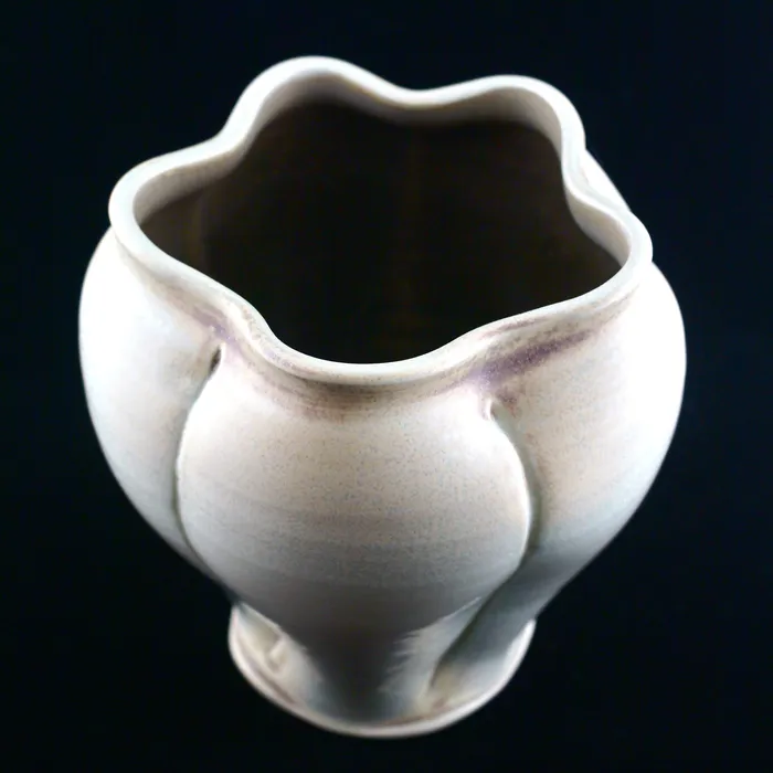 Pod vase